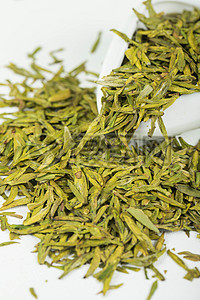 白色背景绿茶龙井茶