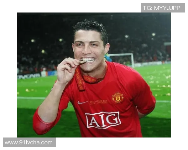 帅气球星闪耀赛场展现惊人技术与魅力成就传奇足球人生