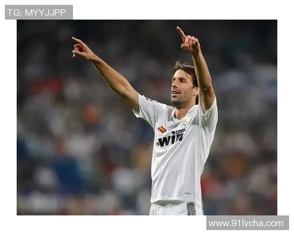 当足球巨星面临挑战和失误时 他们如何从失败中崛起走向巅峰