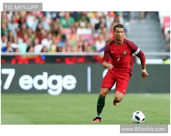 足球球星个性装扮解析：从场上到场下的时尚潮流演绎与搭配技巧